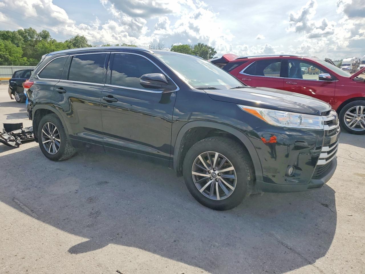 2017 TOYOTA HIGHLANDER