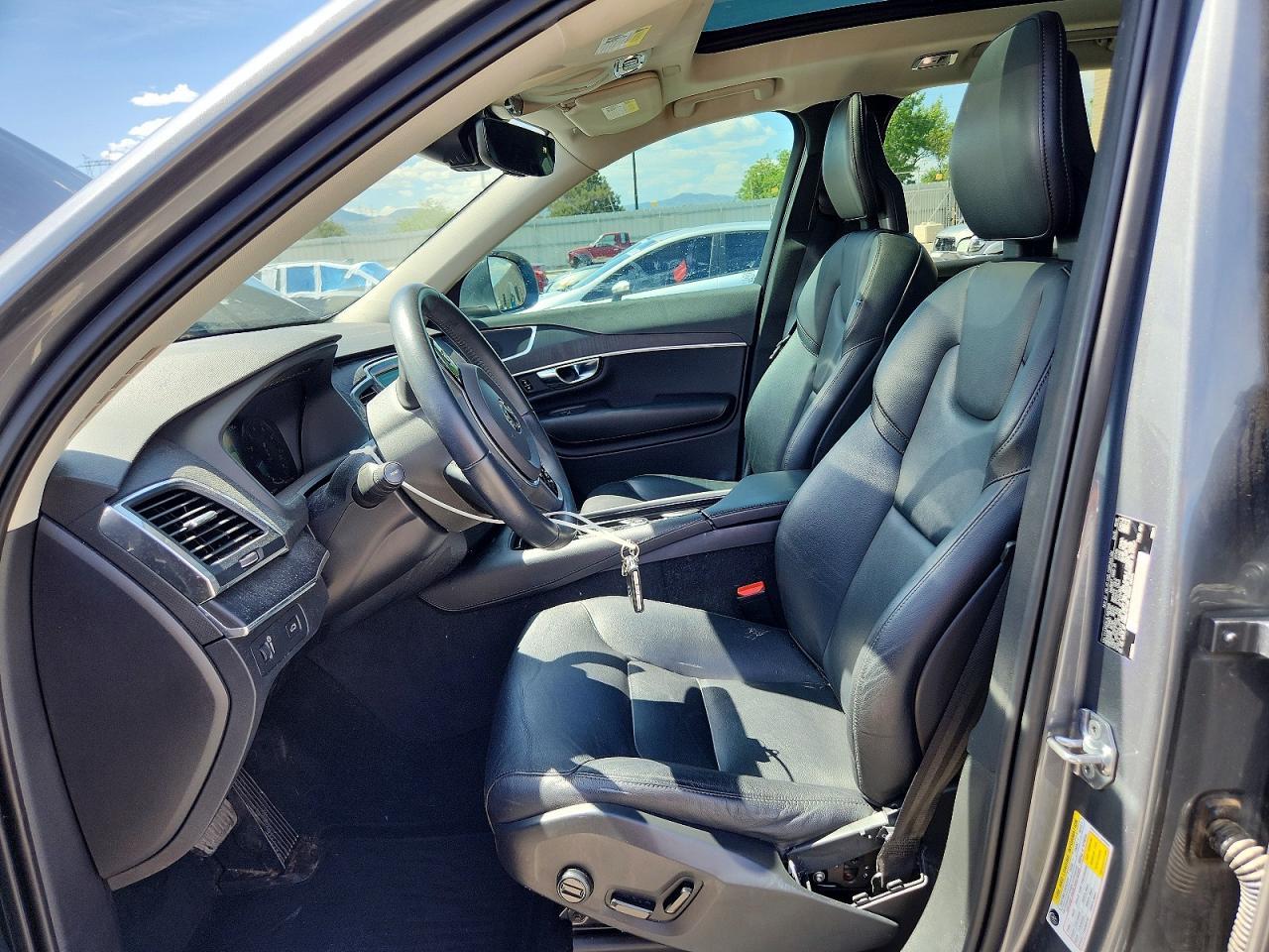 2020 VOLVO XC90