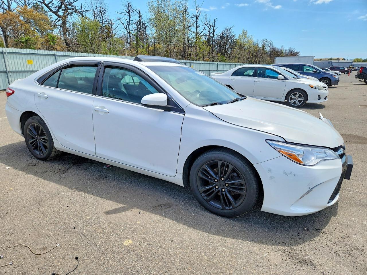 2015 TOYOTA CAMRY