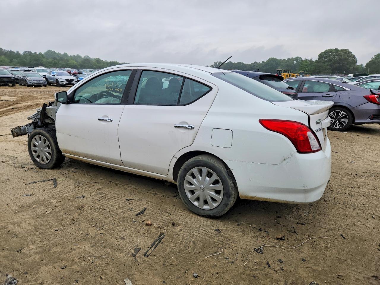 2017 NISSAN VERSA