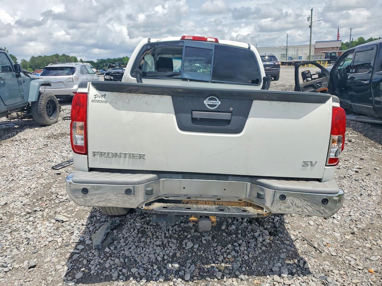 2015 NISSAN Frontier