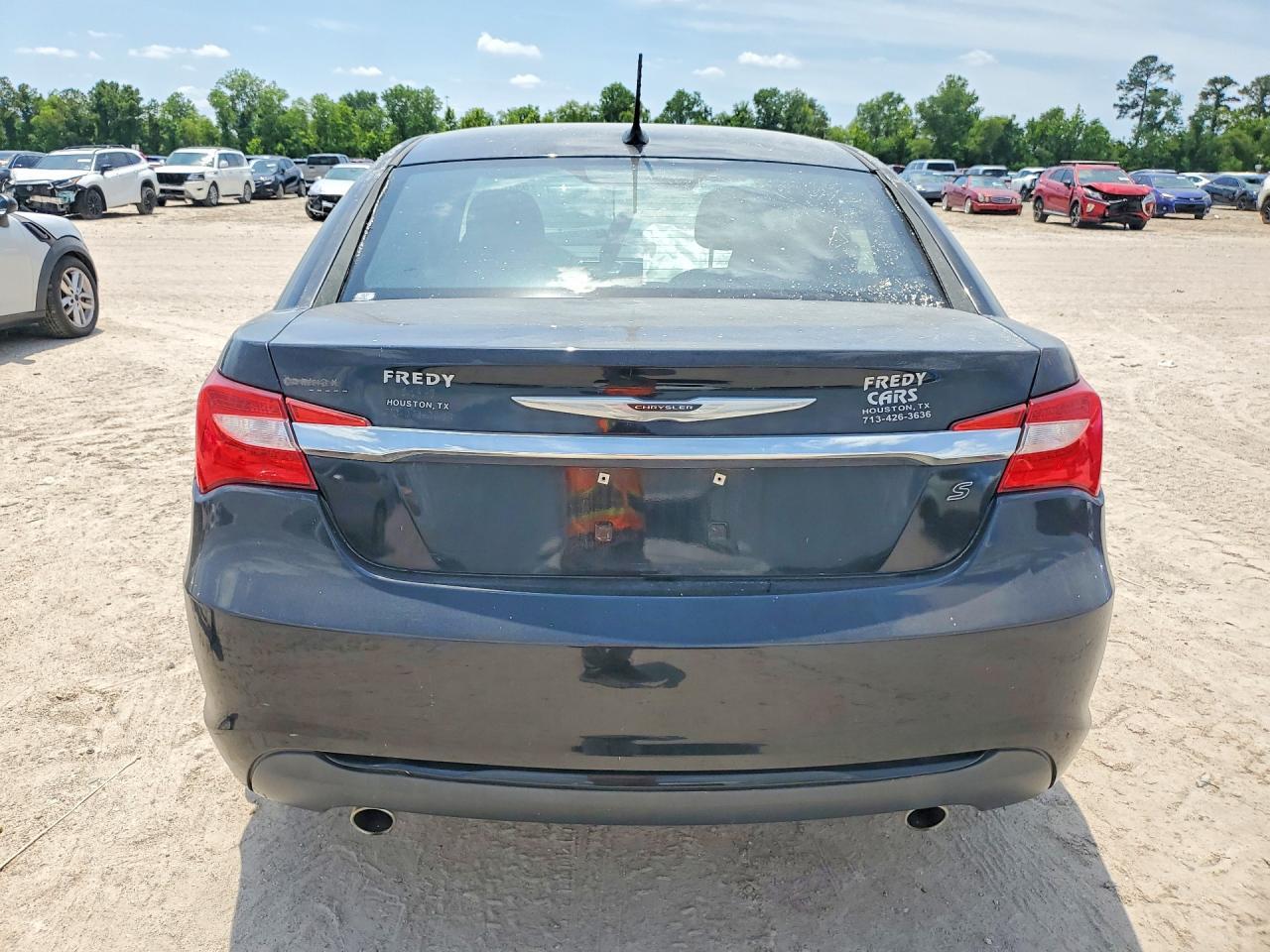 2013 CHRYSLER 200