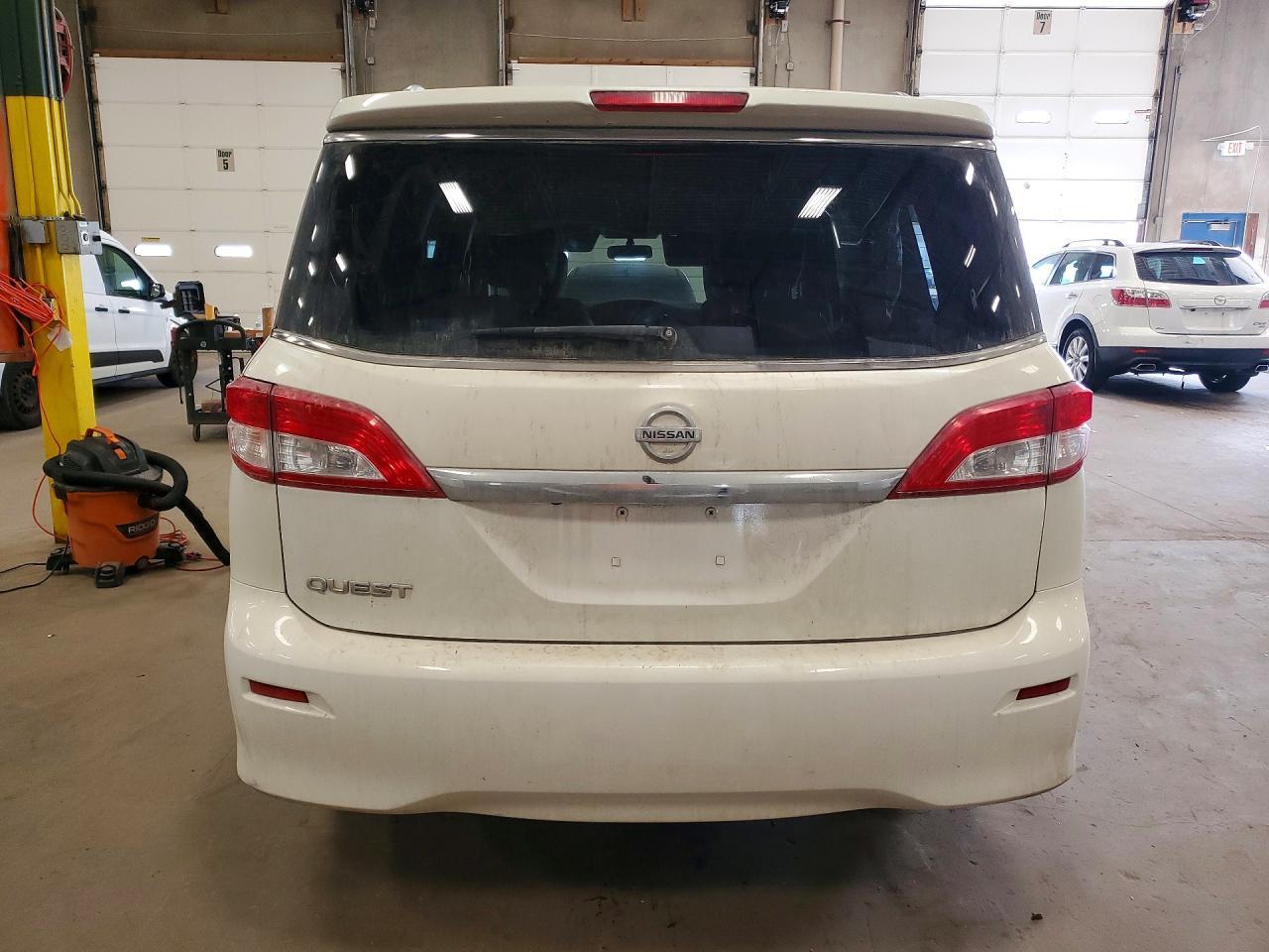 2016 NISSAN Quest