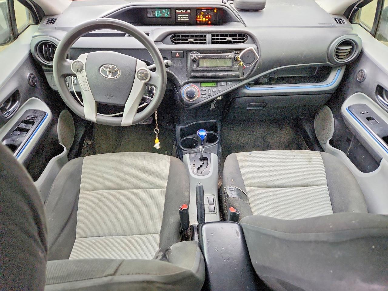2013 TOYOTA Prius c