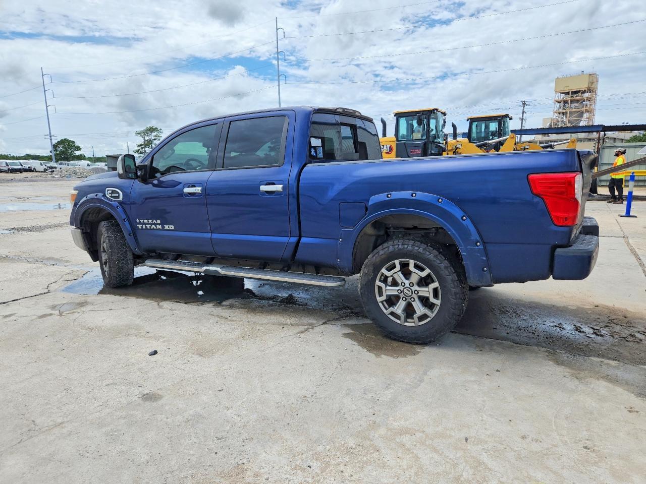 2017 NISSAN Titan