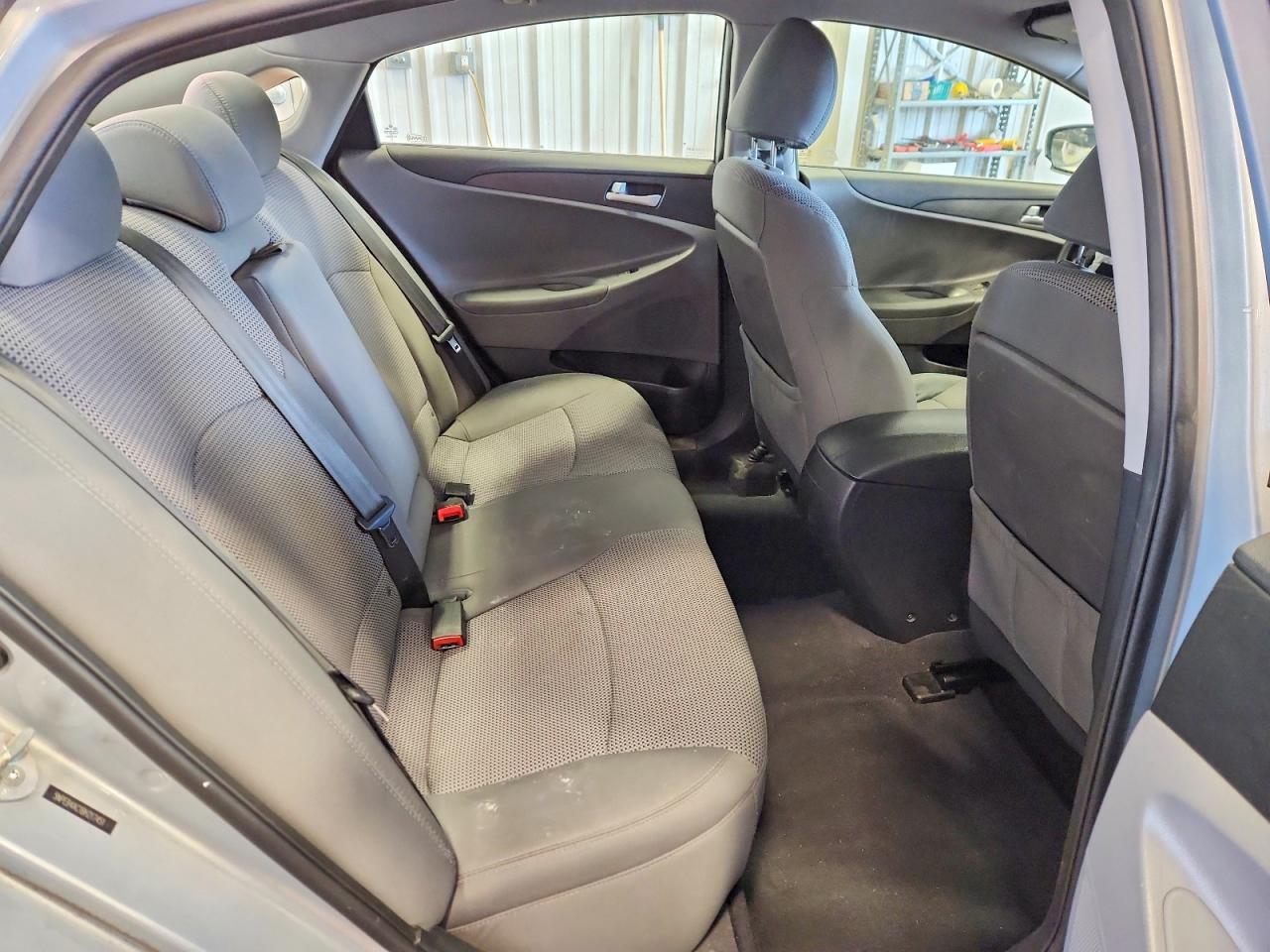 2011 HYUNDAI SONATA