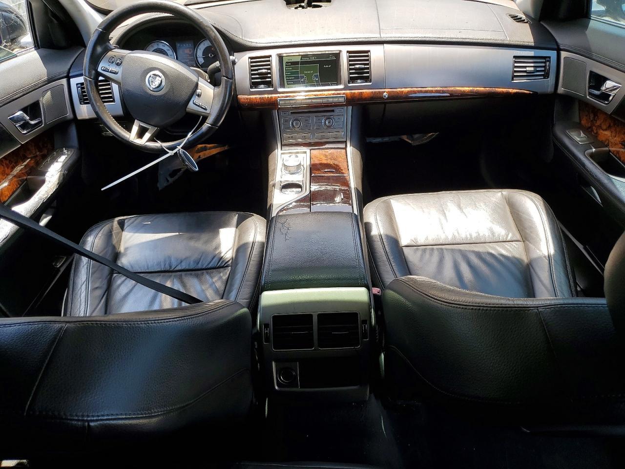 2011 JAGUAR XF