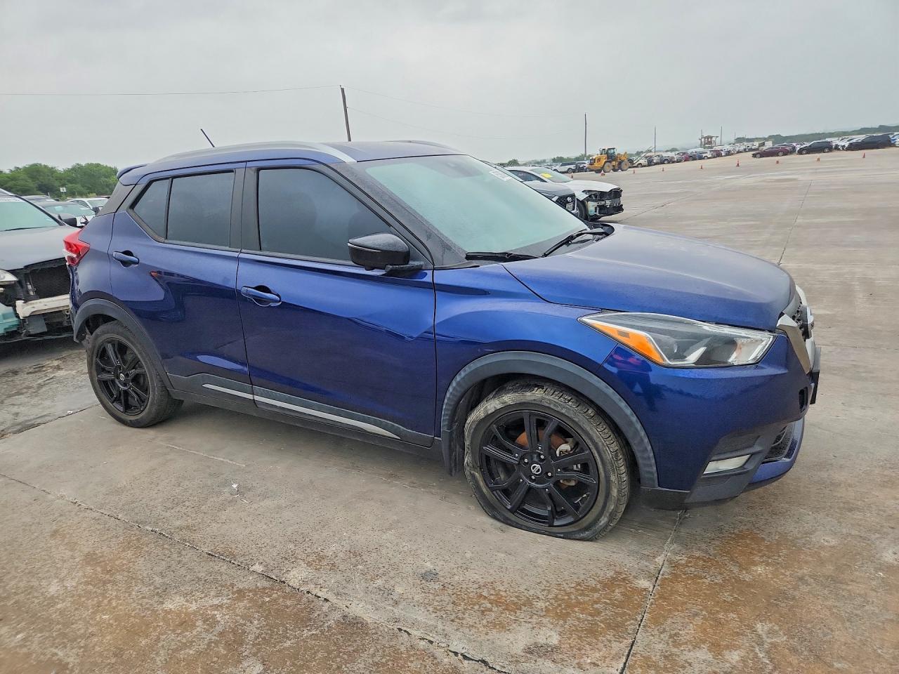 2020 NISSAN KICKS