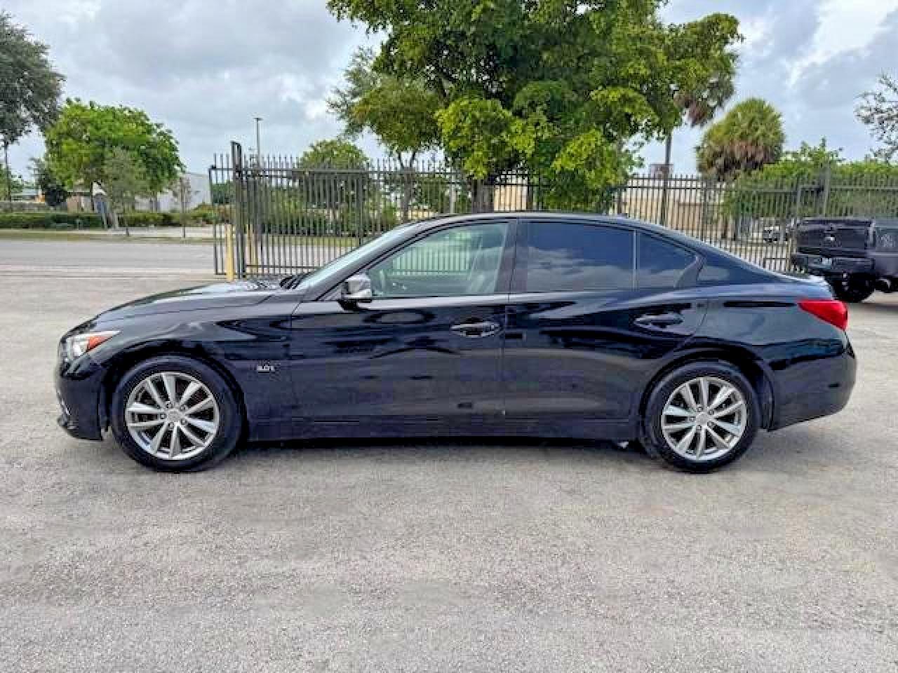 2017 INFINITI Q50