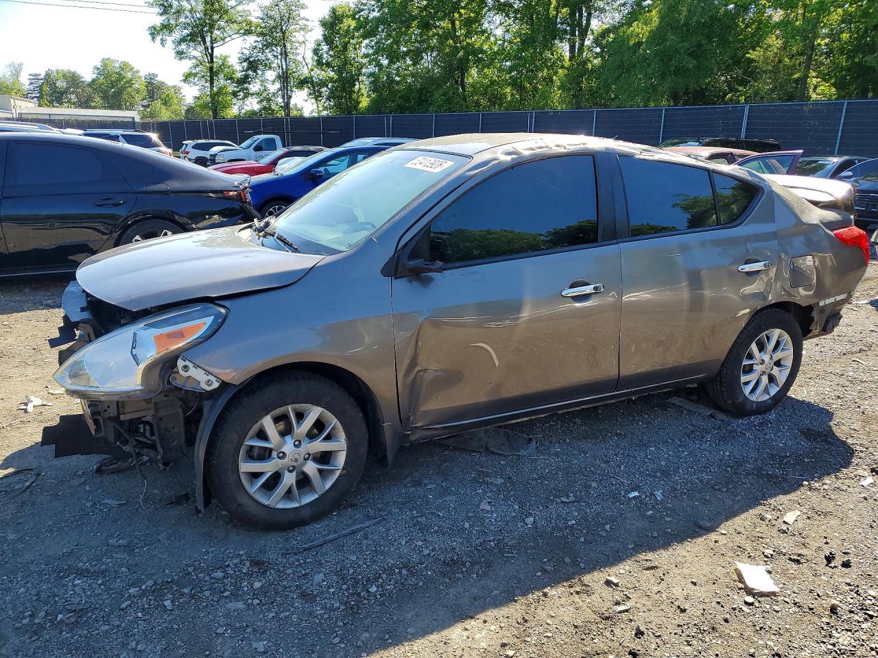 2017 NISSAN VERSA