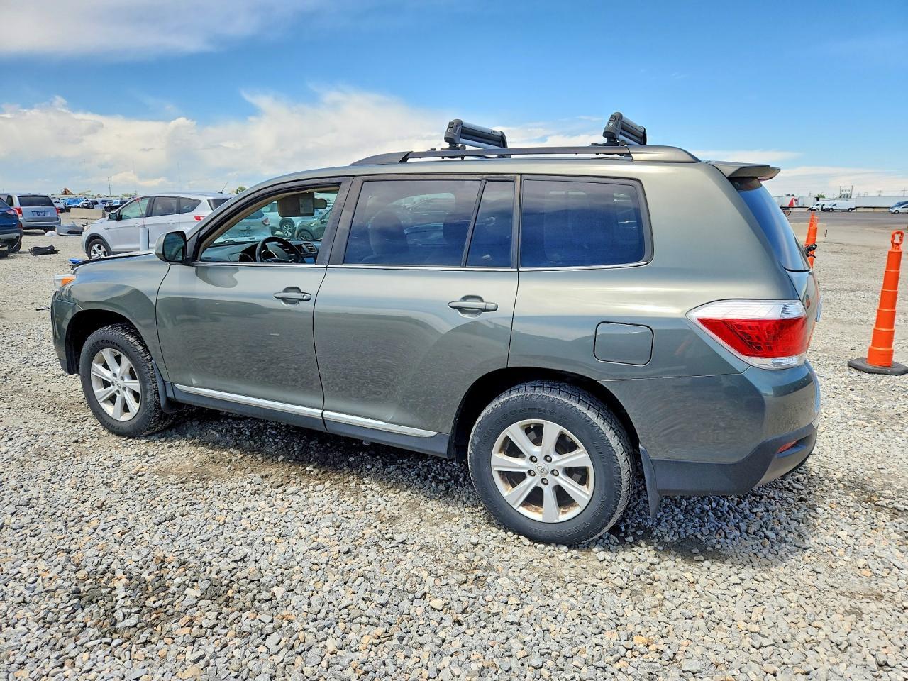 2011 TOYOTA HIGHLANDER