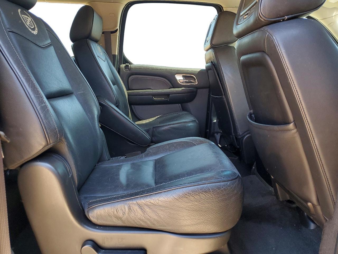 2012 CADILLAC Escalade ESV