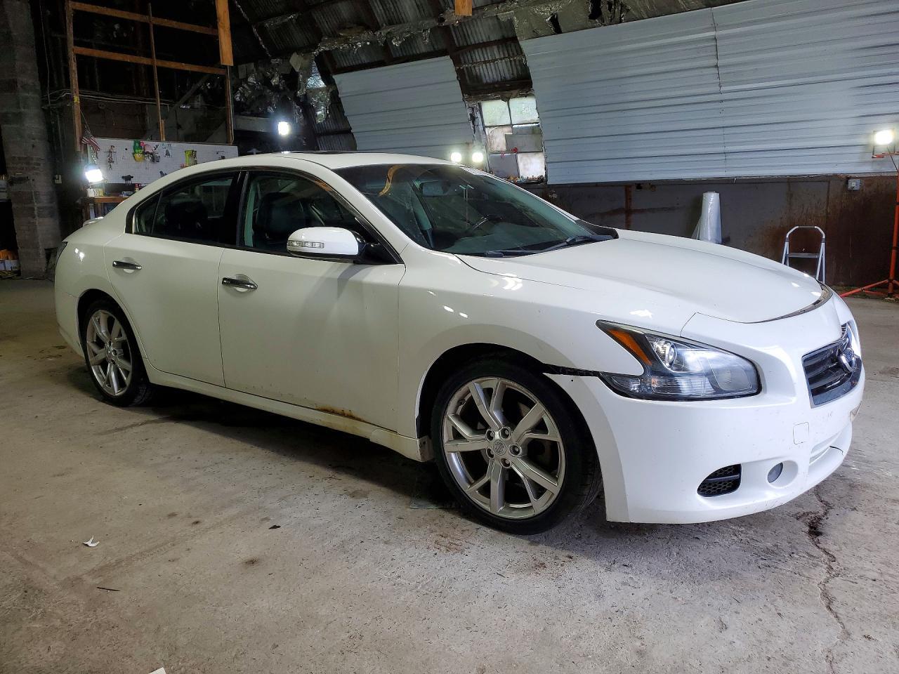 2012 NISSAN Maxima