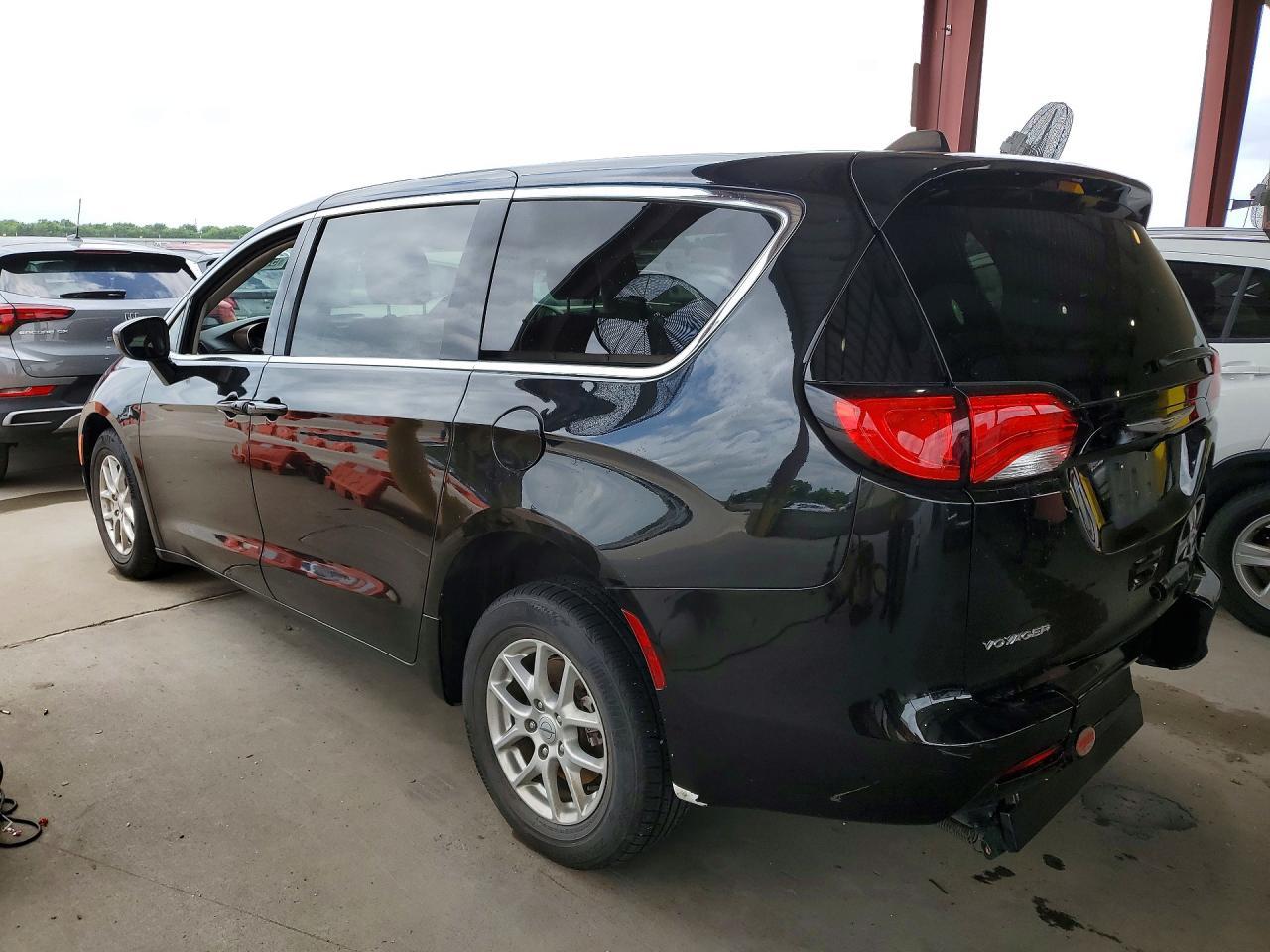 2023 CHRYSLER Voyager