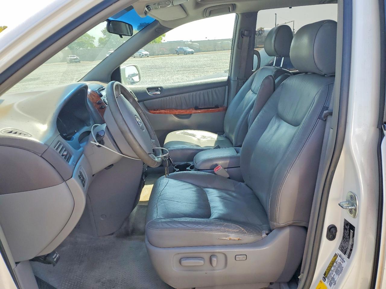 2006 TOYOTA SIENNA
