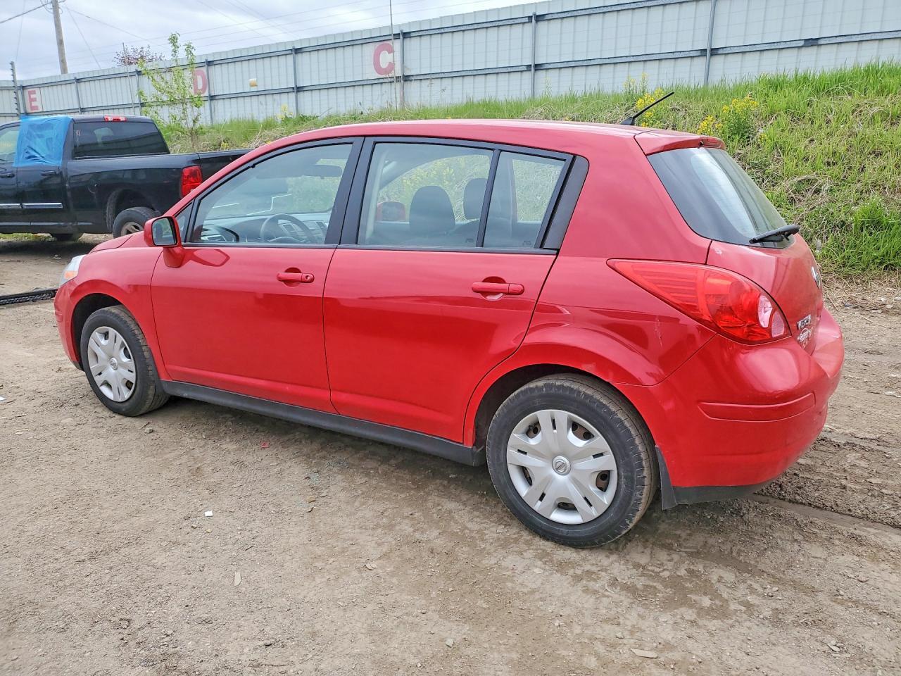 2011 NISSAN VERSA