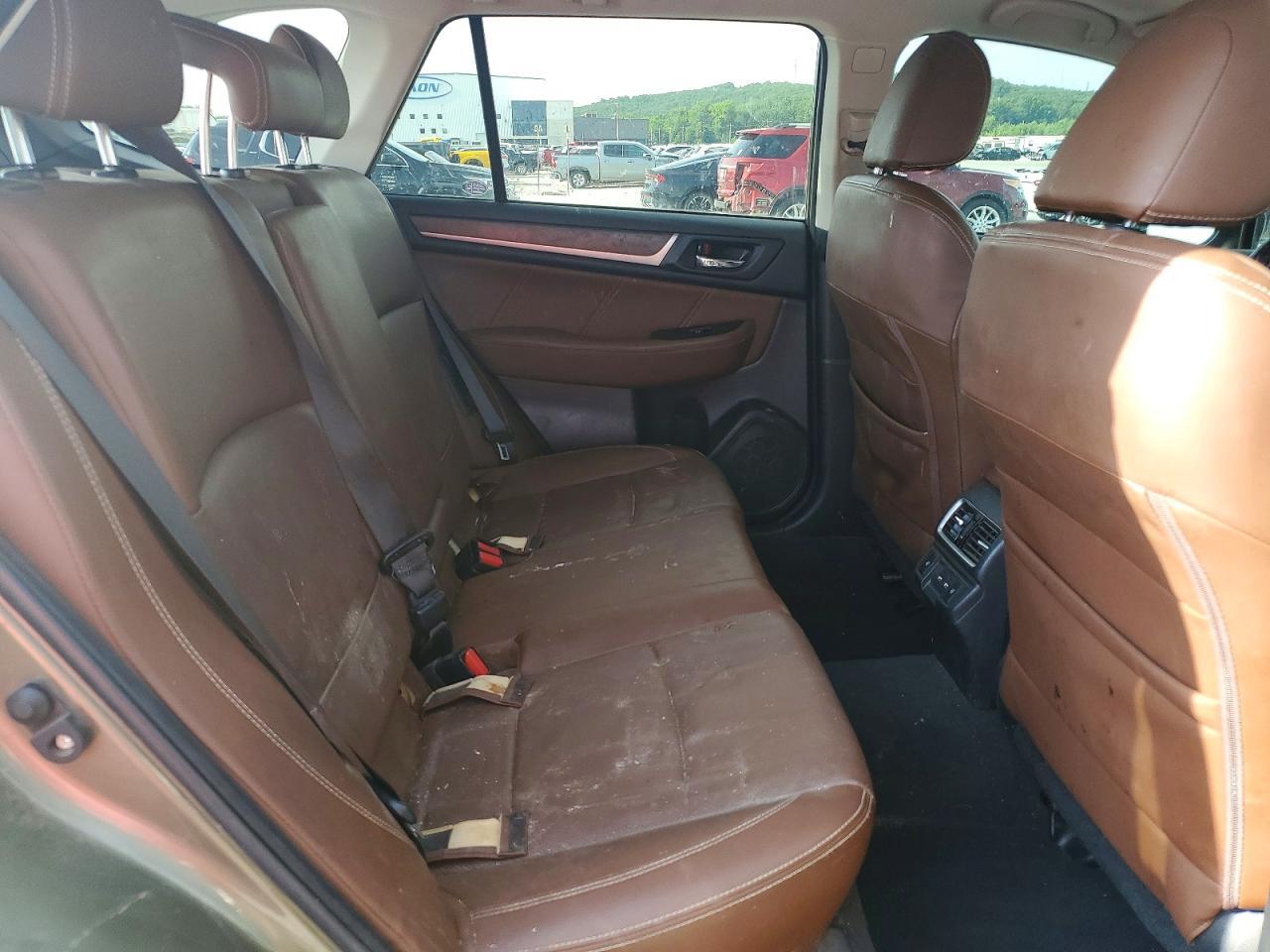 2018 SUBARU Outback