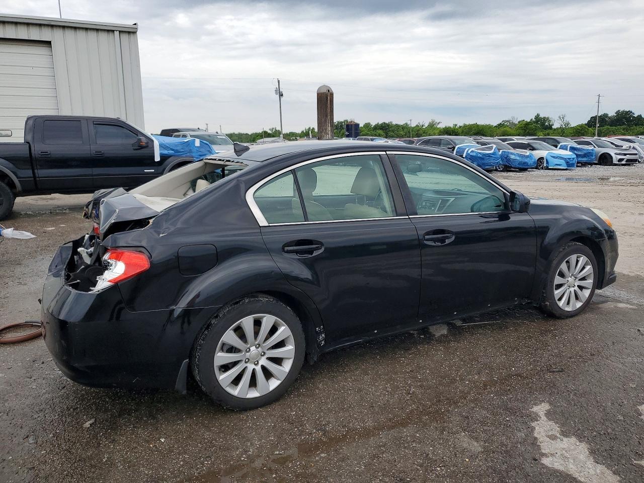2011 SUBARU Legacy