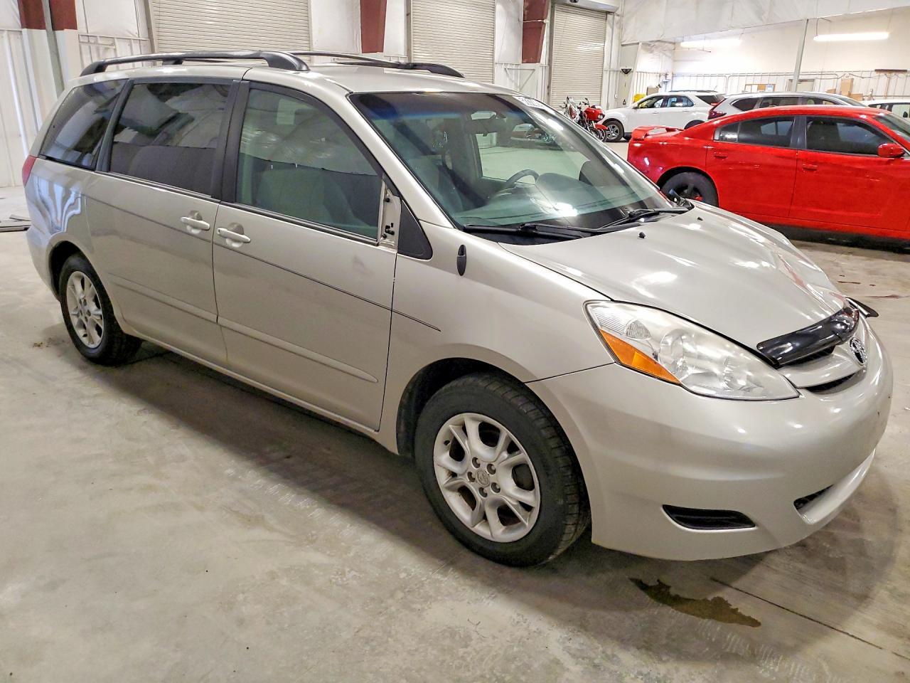 2008 TOYOTA SIENNA