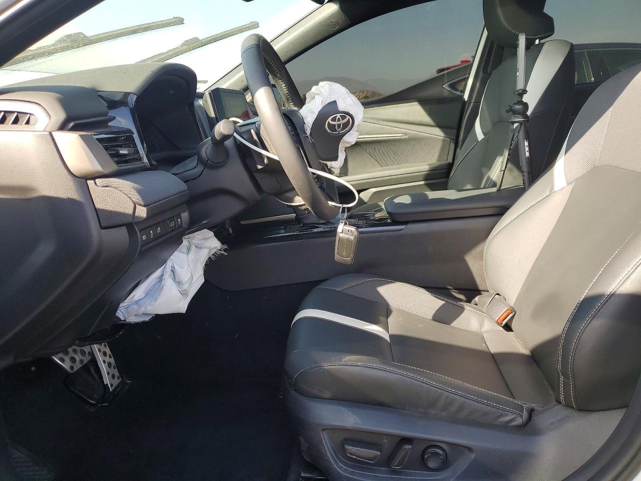 2025 TOYOTA CAMRY