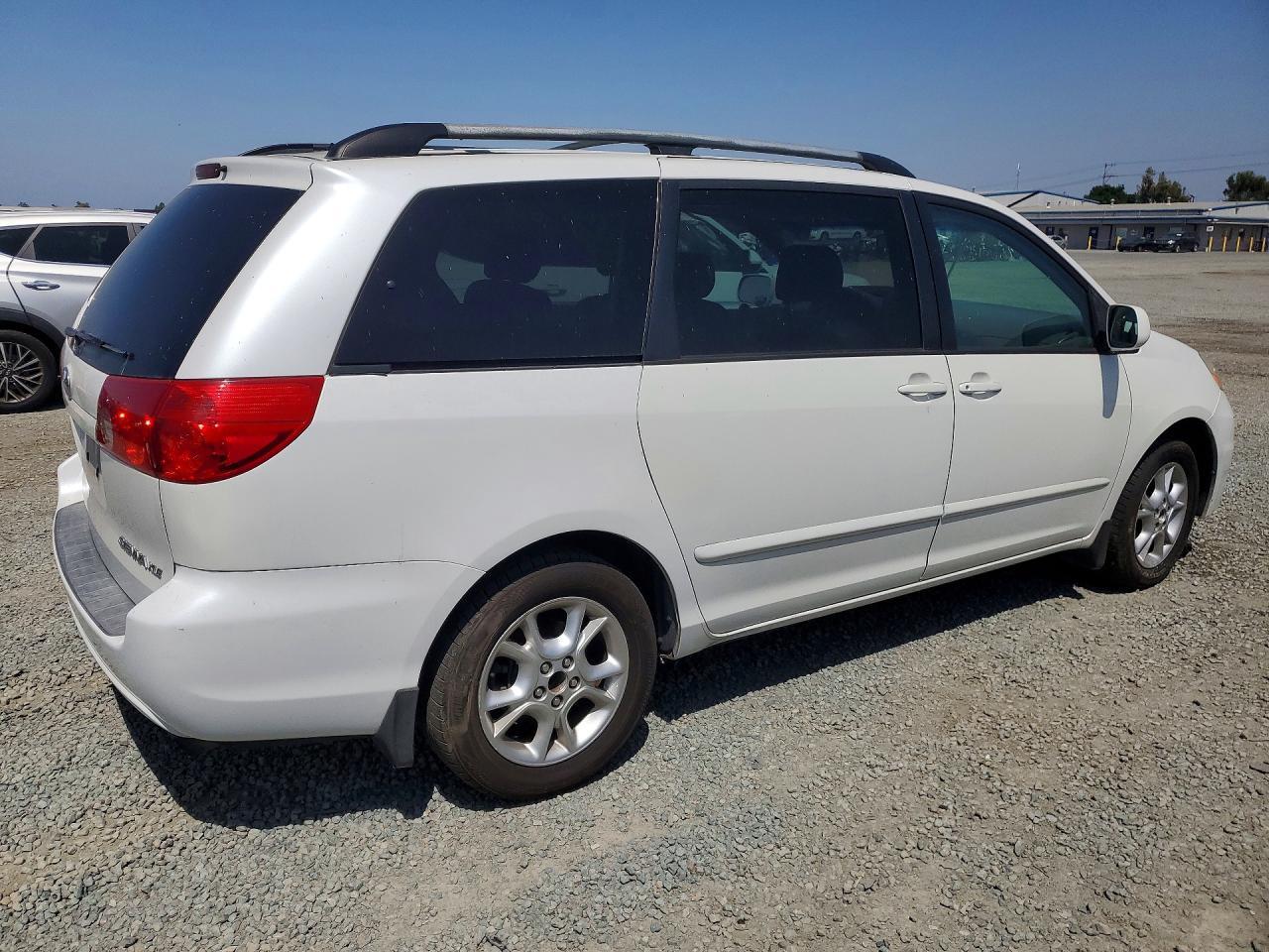 2006 TOYOTA SIENNA