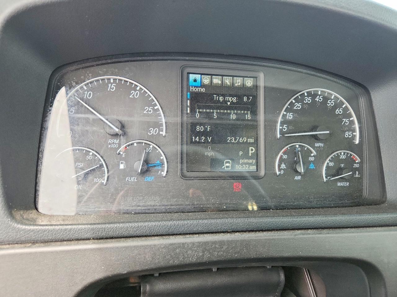 2026 FREIGHTLINER M2 106