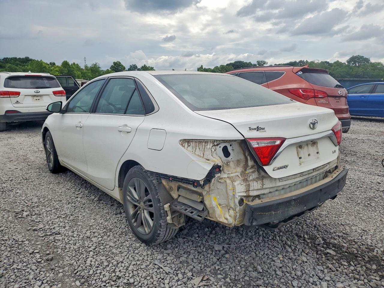 2016 TOYOTA CAMRY