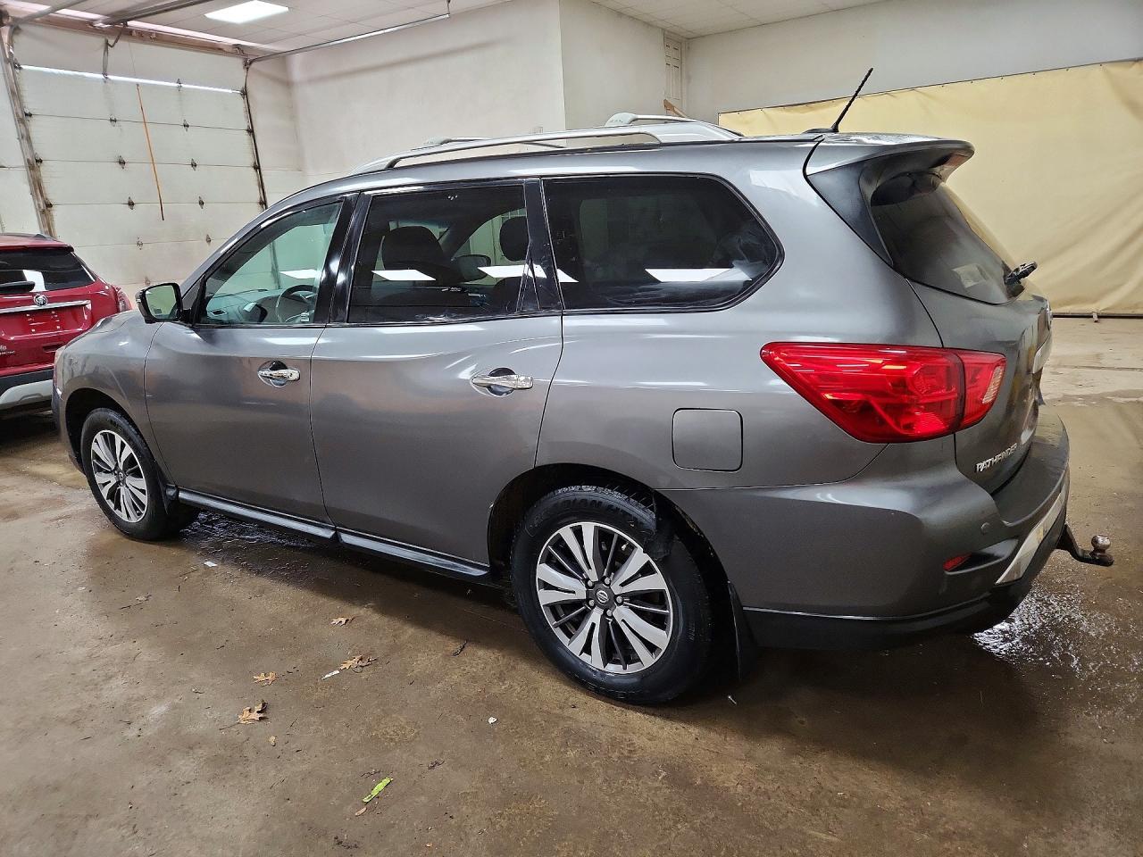2017 NISSAN PATHFINDER