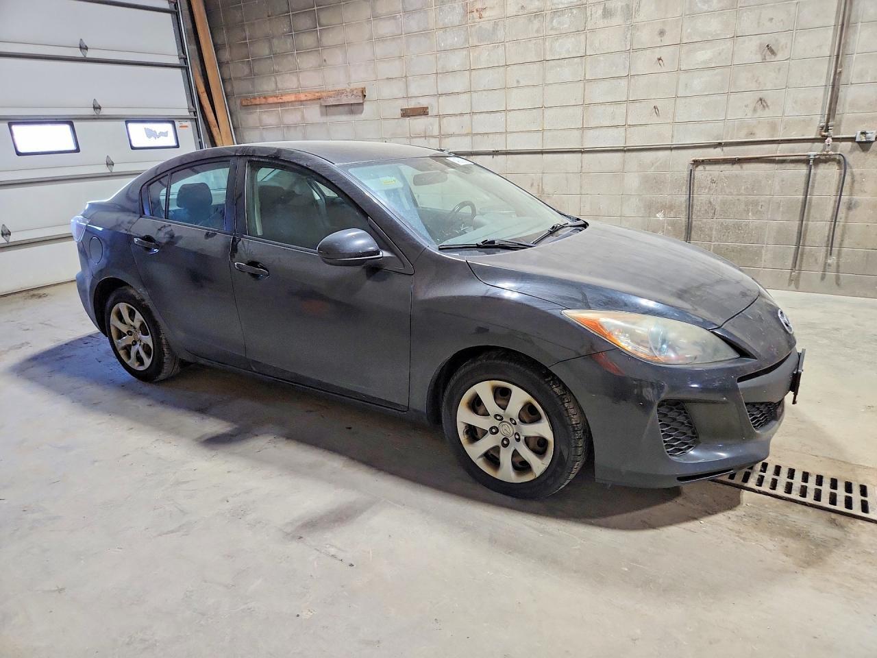 2013 MAZDA 3