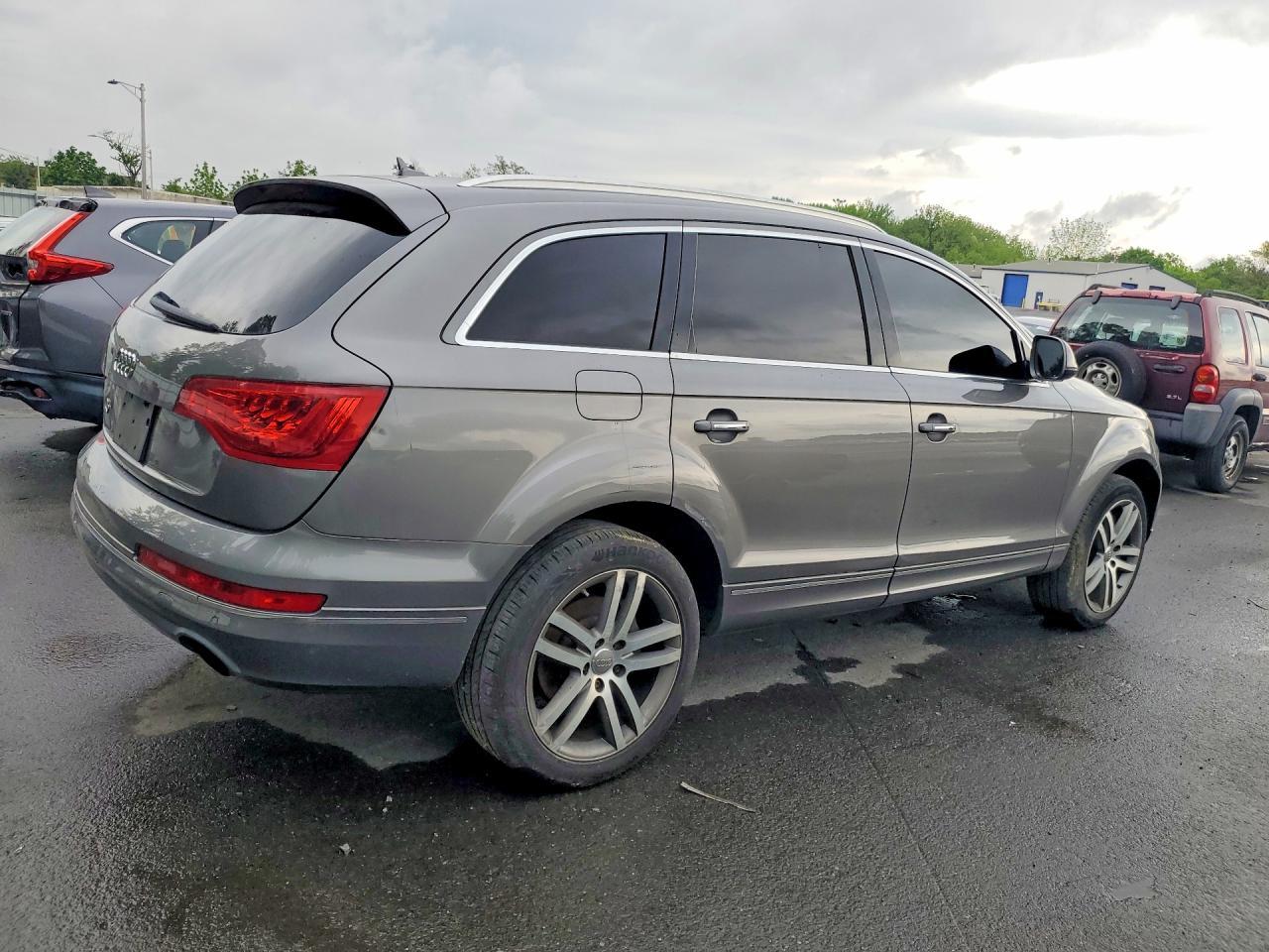 2012 AUDI Q7