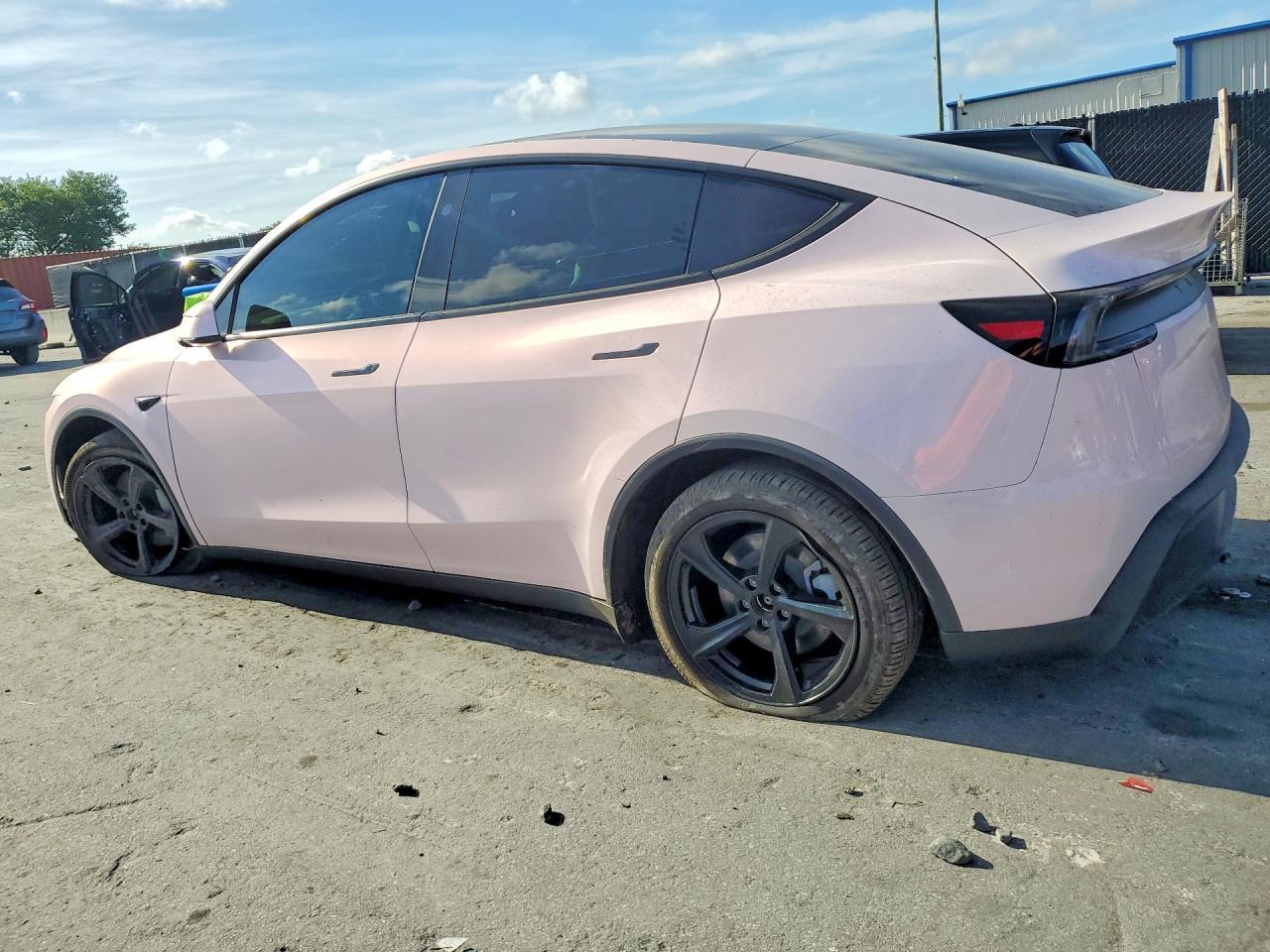 2026 TESLA MODEL Y