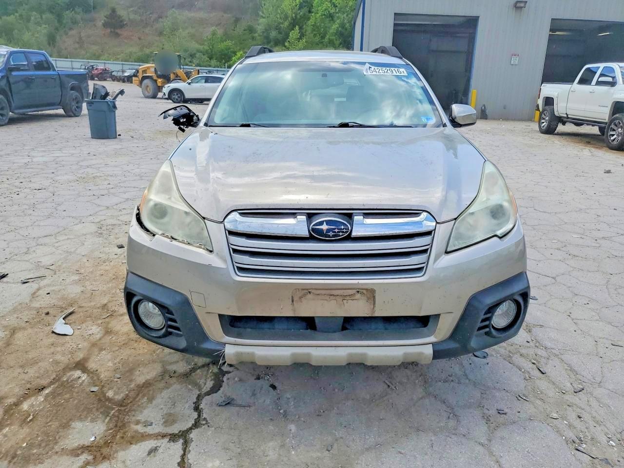 2014 SUBARU Outback