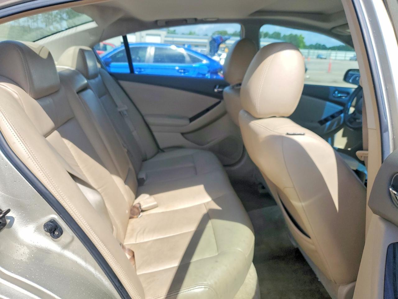 2010 NISSAN ALTIMA