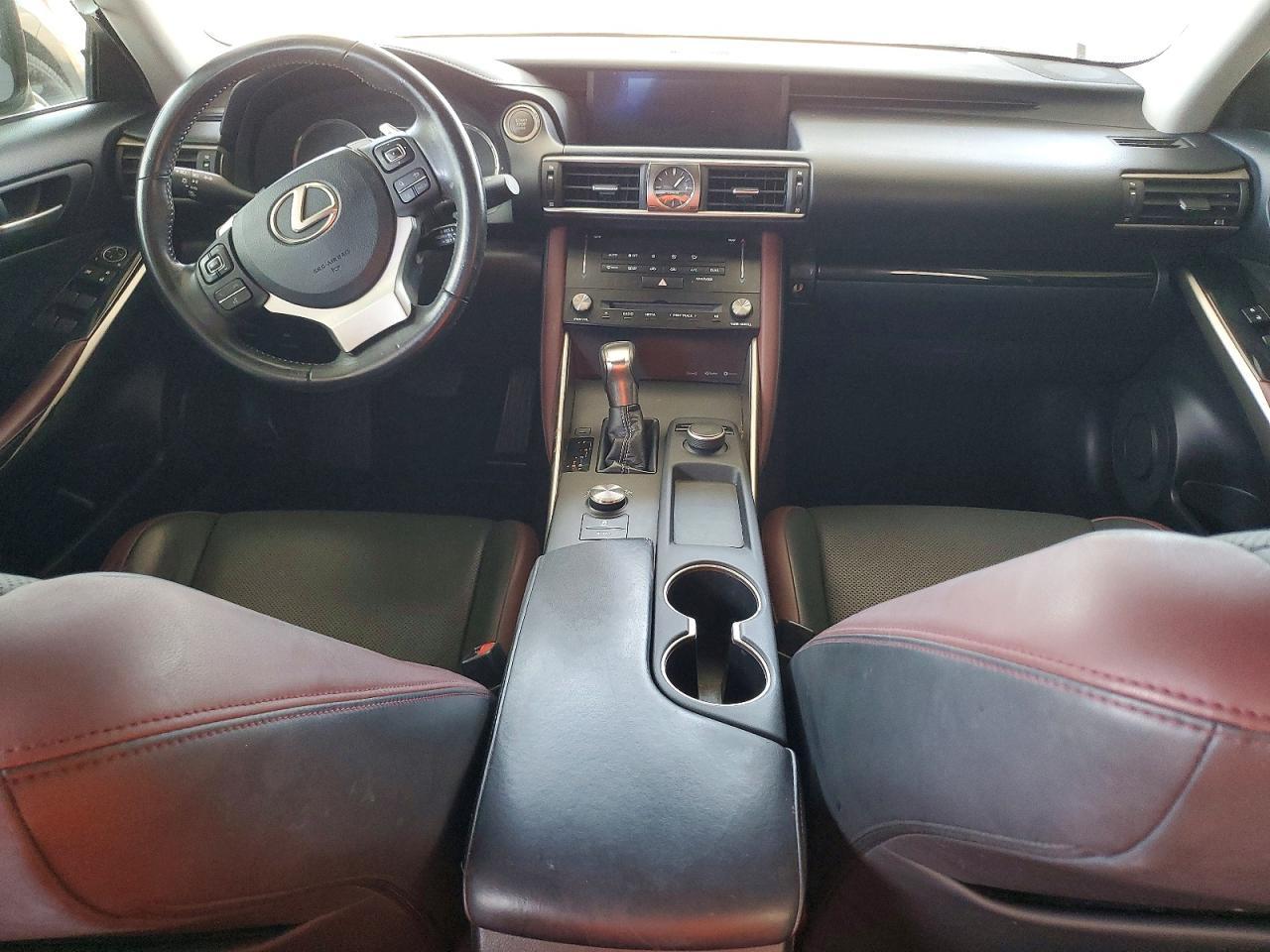 2017 LEXUS IS 200t