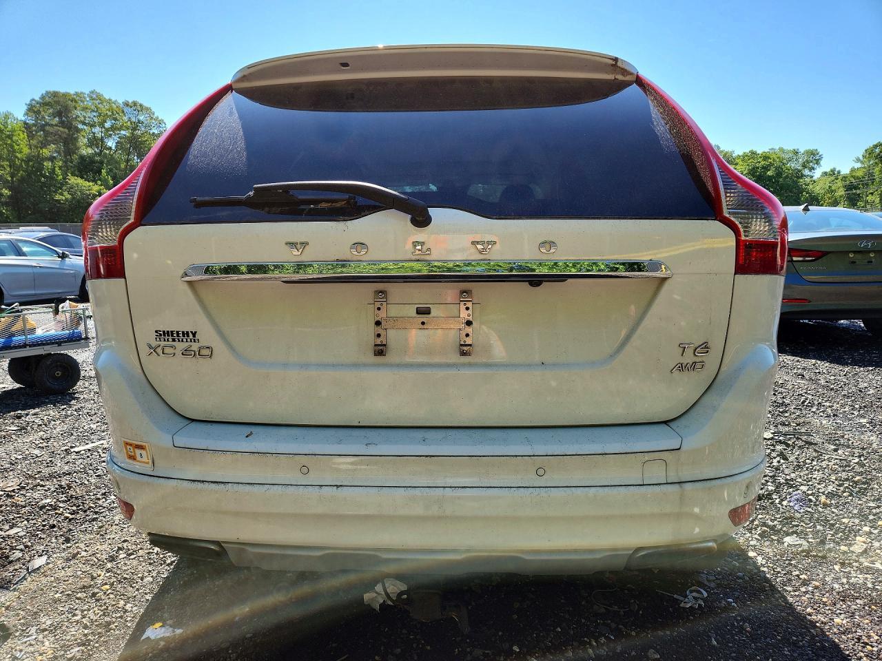 2016 VOLVO XC60