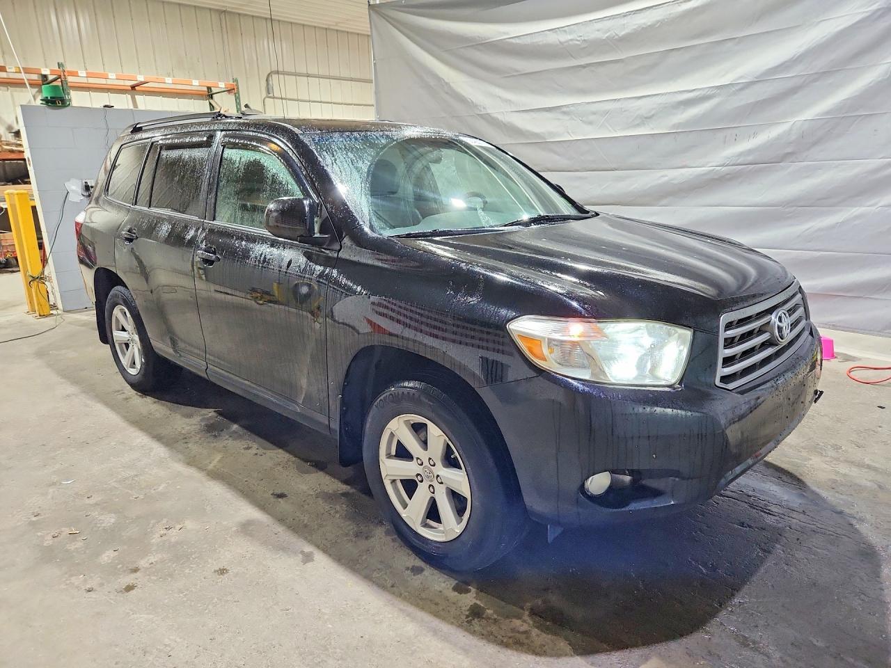 2010 TOYOTA HIGHLANDER