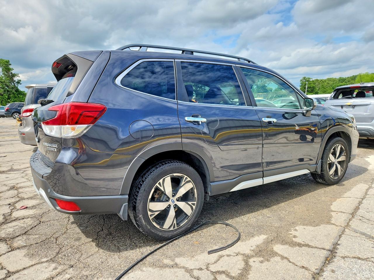 2019 SUBARU FORESTER