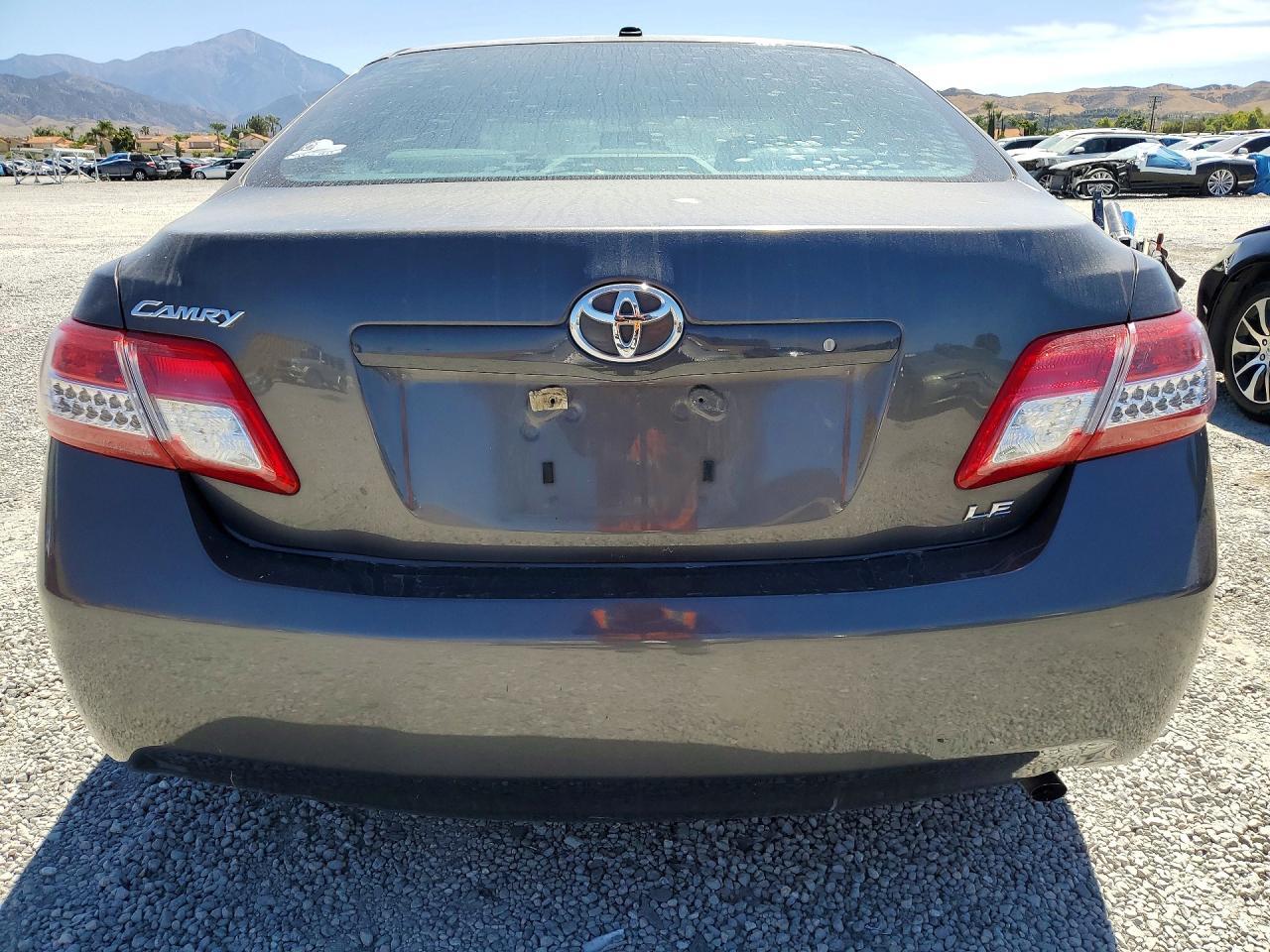 2011 TOYOTA CAMRY
