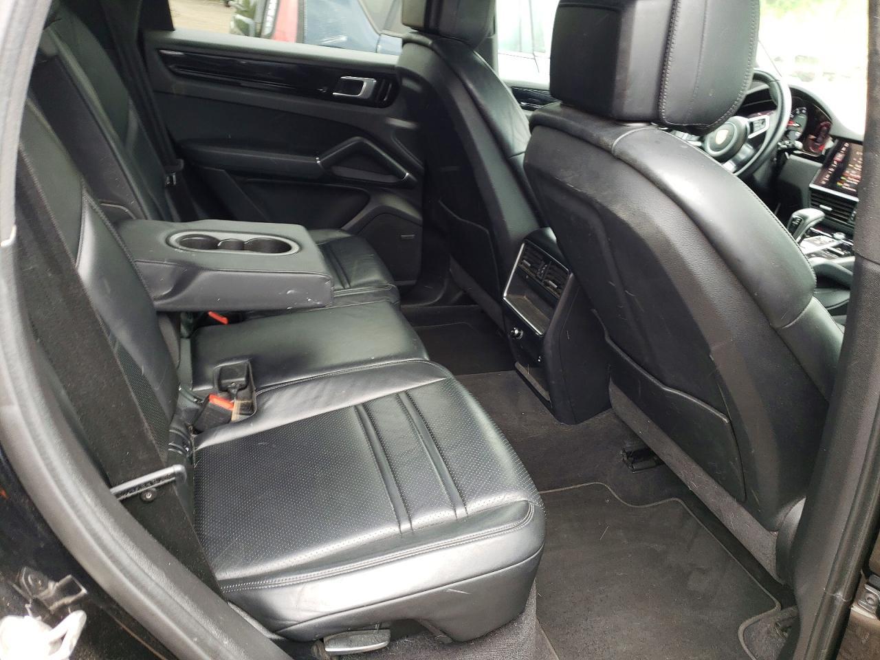 2021 PORSCHE CAYENNE