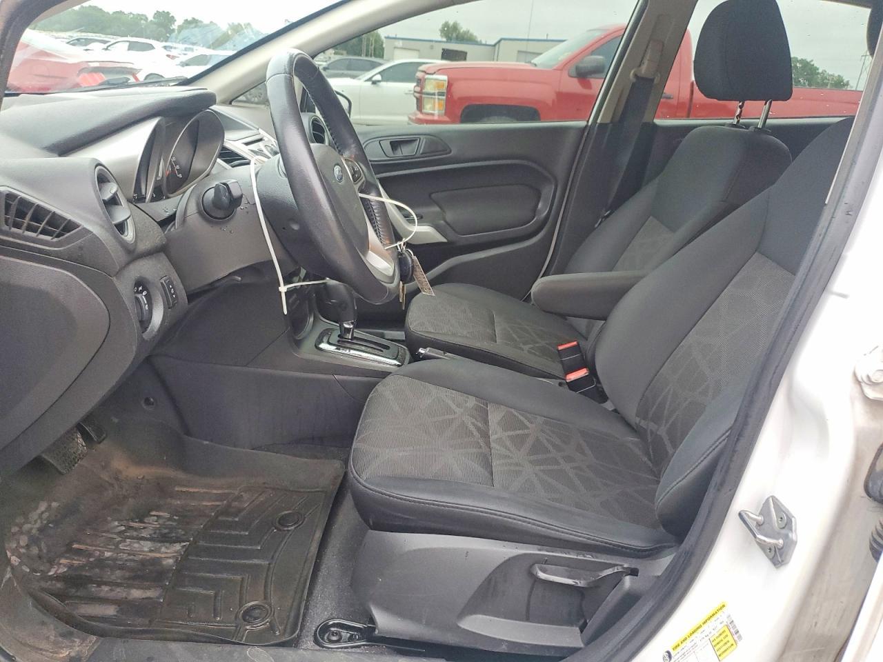 2013 FORD Fiesta