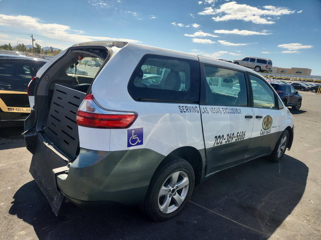 2015 TOYOTA SIENNA
