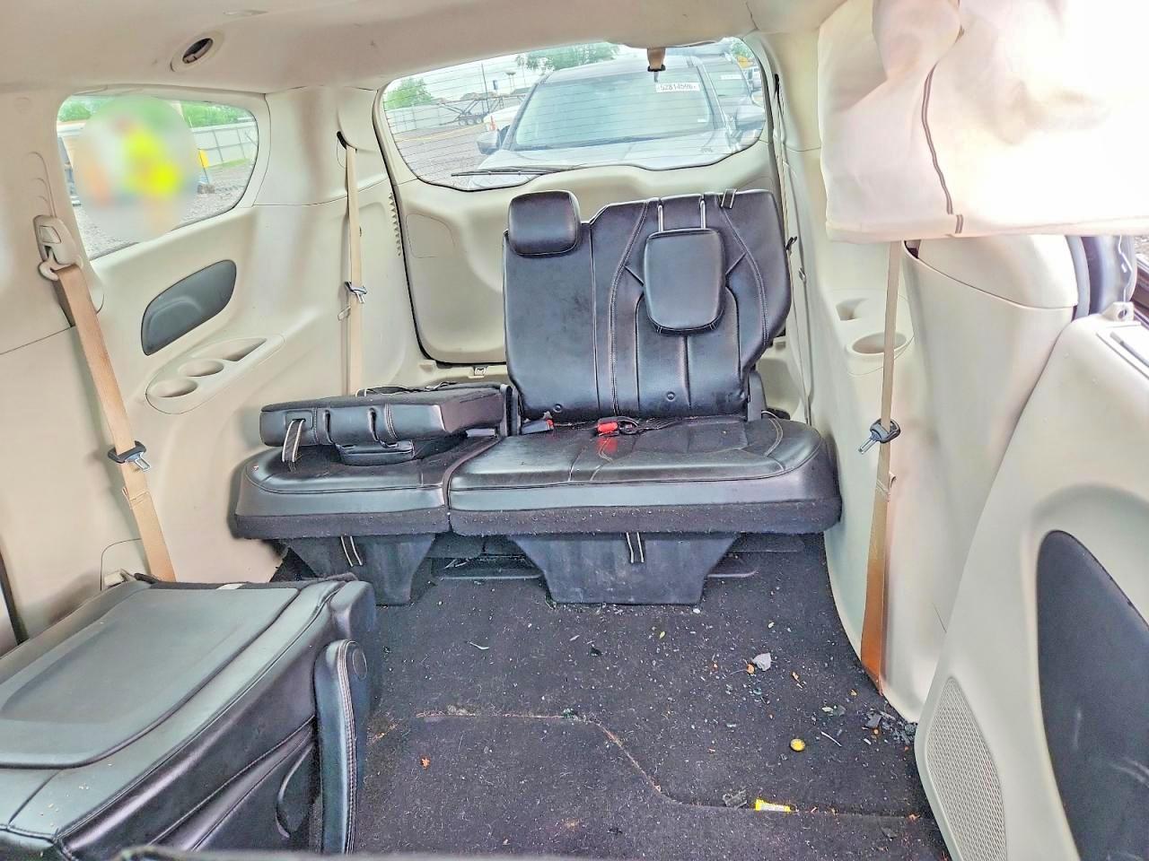2021 CHRYSLER Voyager