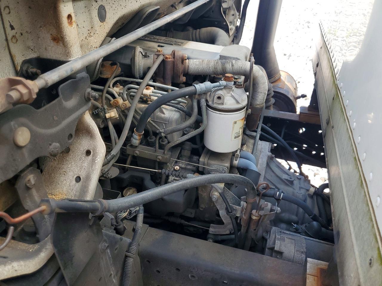 2004 ISUZU NPR