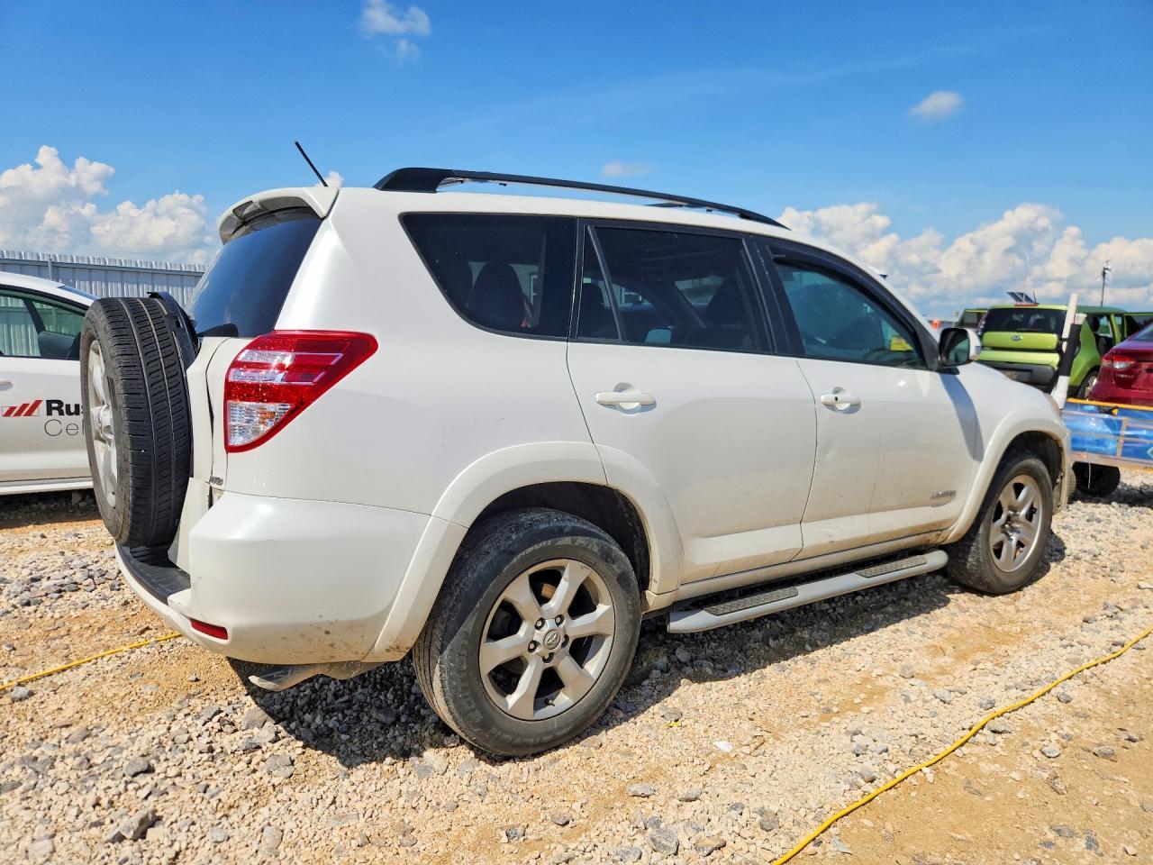 2011 TOYOTA RAV4