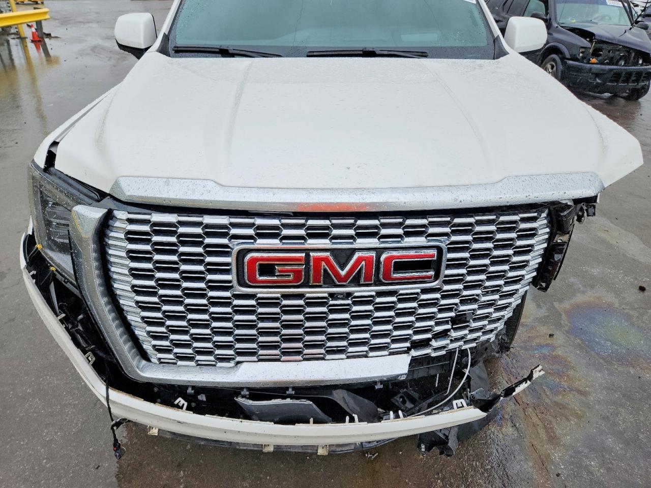 2024 GMC Yukon