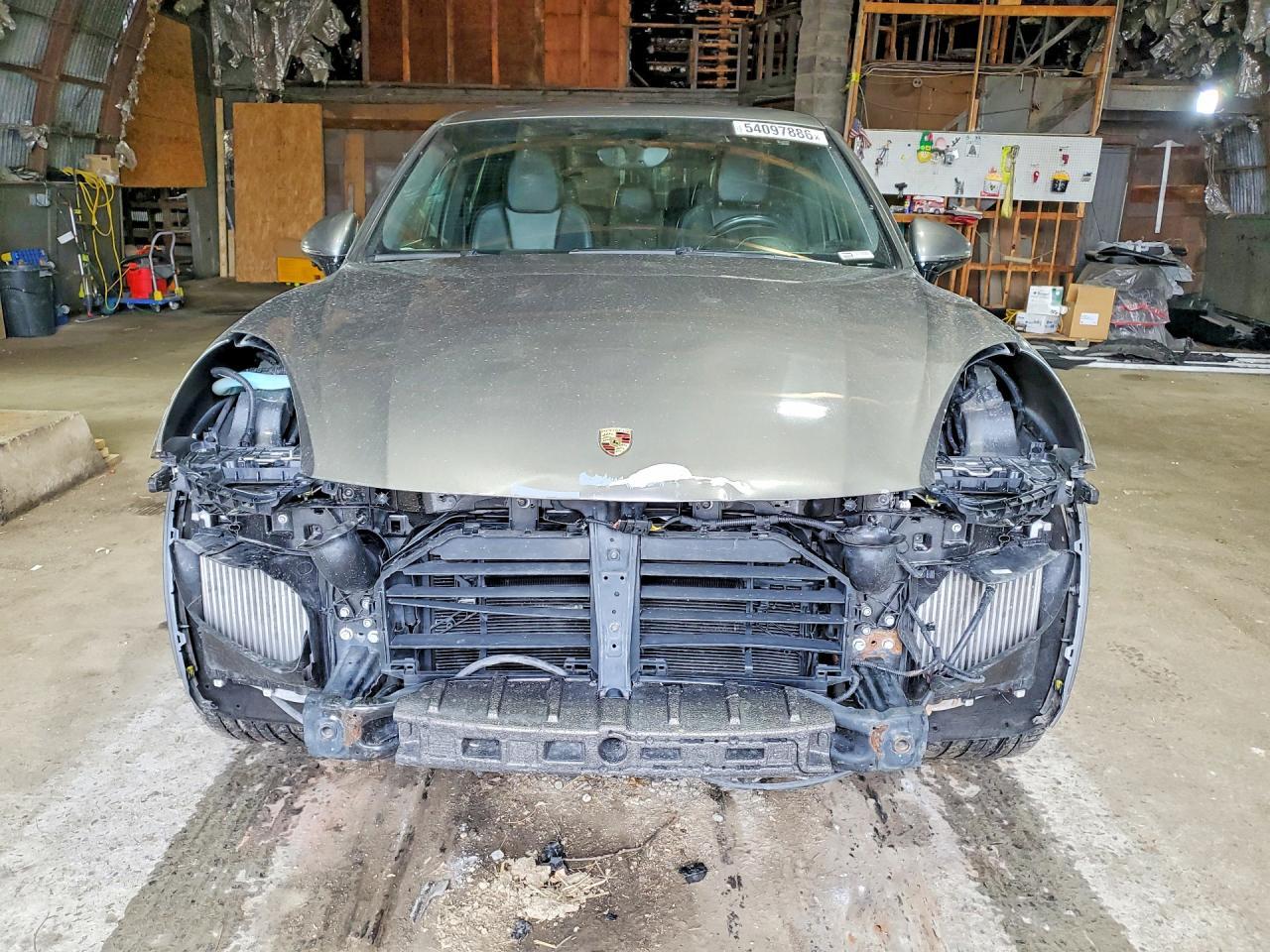 2018 PORSCHE CAYENNE