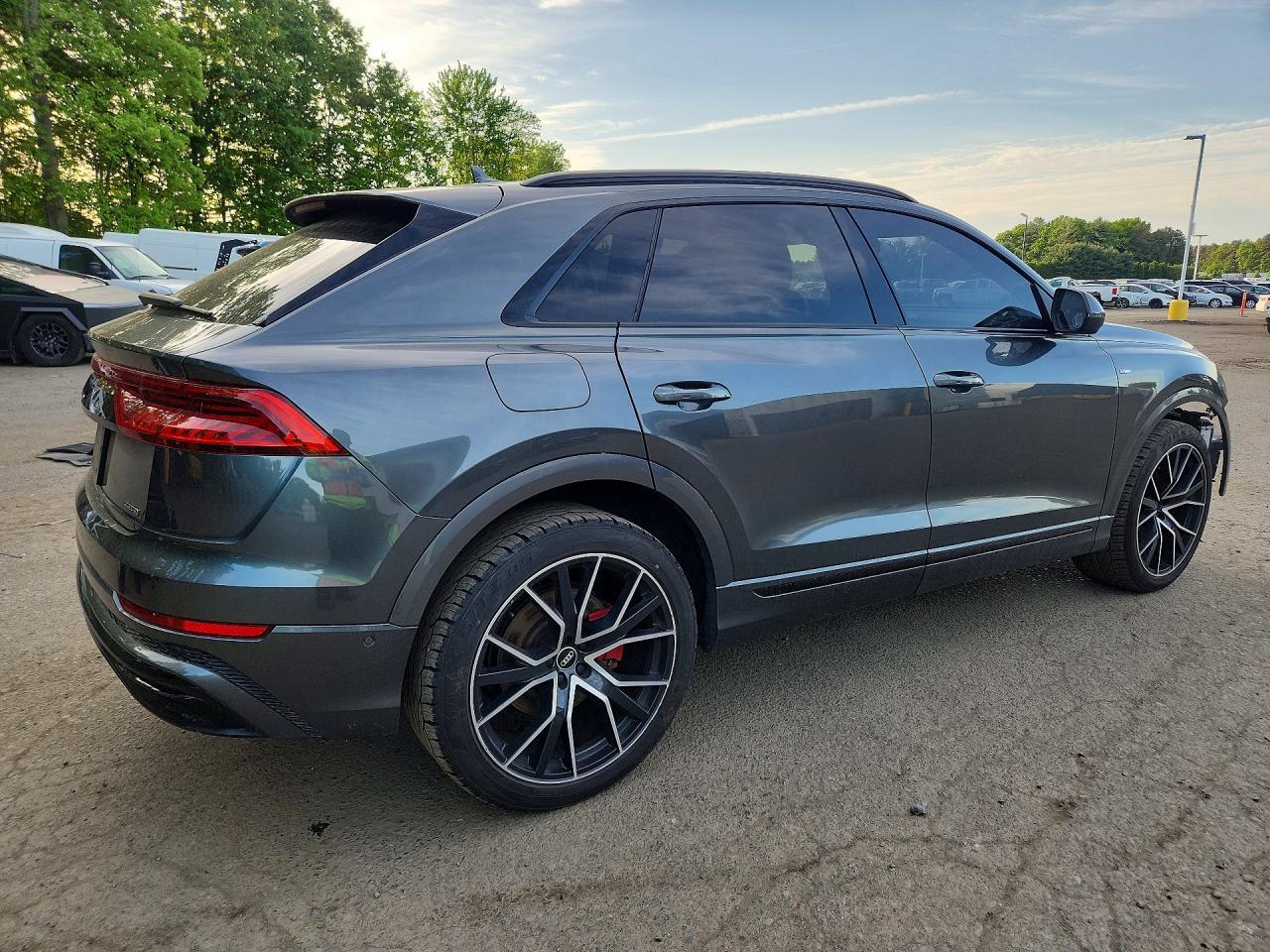 2021 AUDI Q8