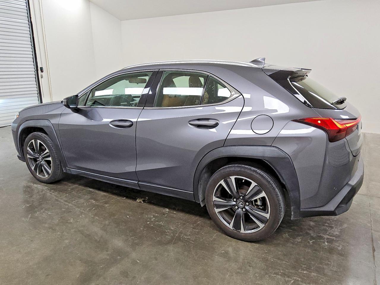 2021 LEXUS UX 200