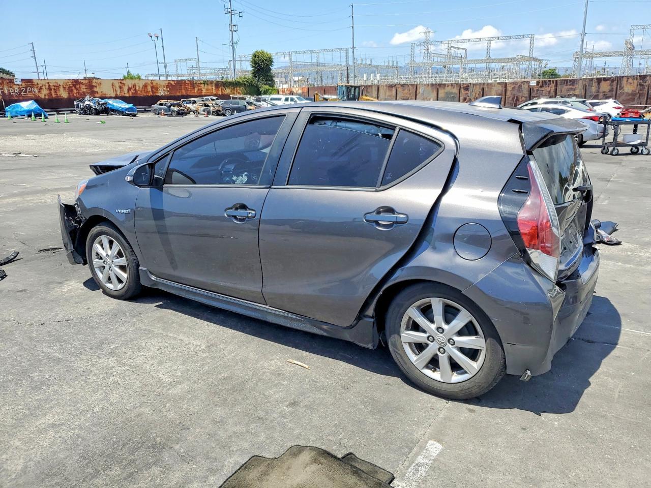 2017 TOYOTA Prius c