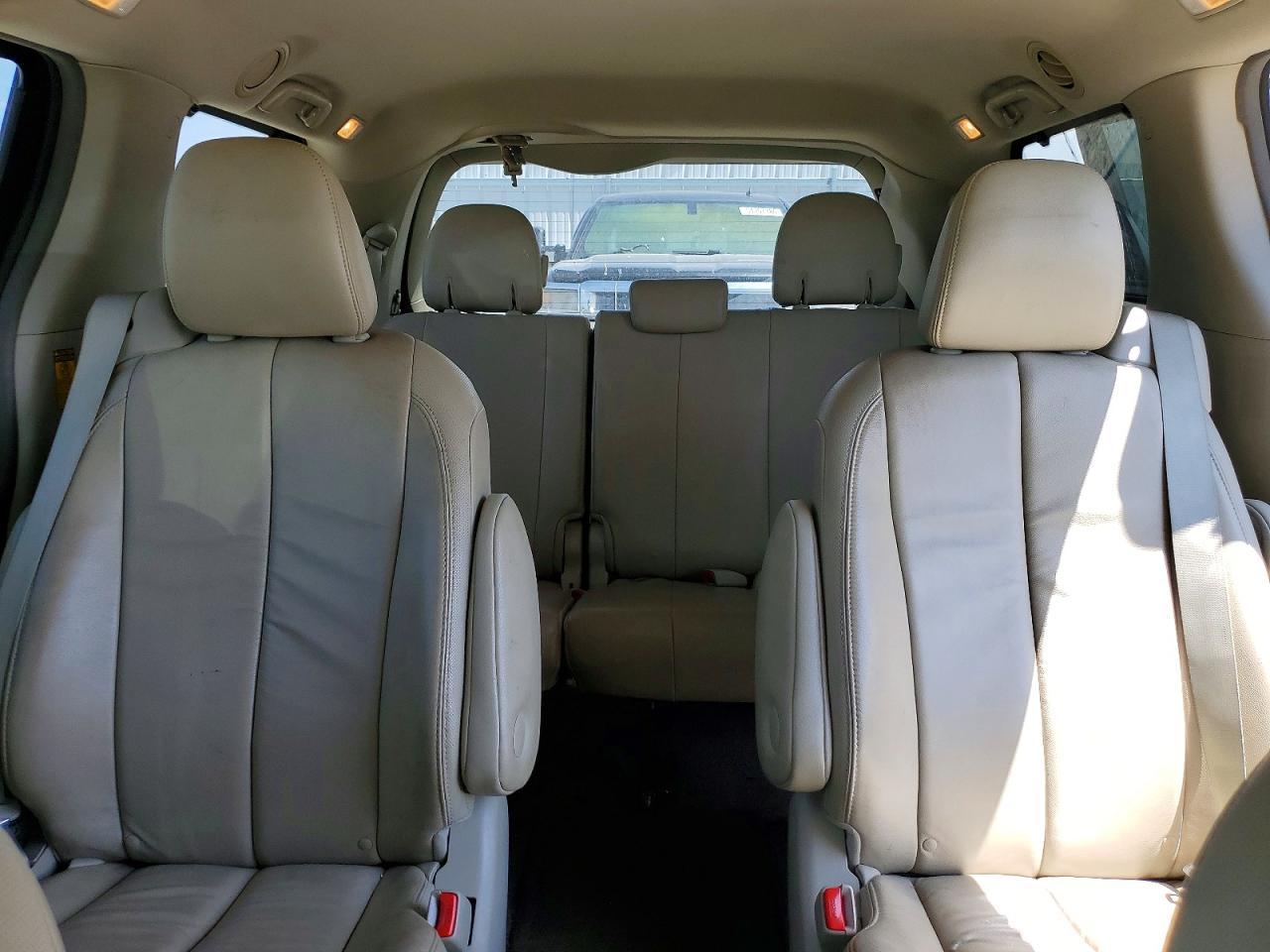 2014 TOYOTA SIENNA
